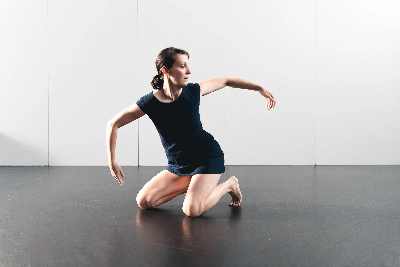 Copy of Nina Hänel 2024--82 Kopie Tanz & Feldenkrais-Methode® & Körperbewusstheit Nina Hänel Köln